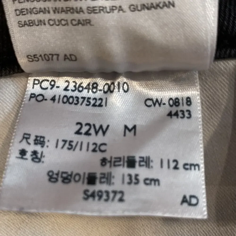 LEVI'S Black 414 Classic Straight Leg Jeans Size 22W
